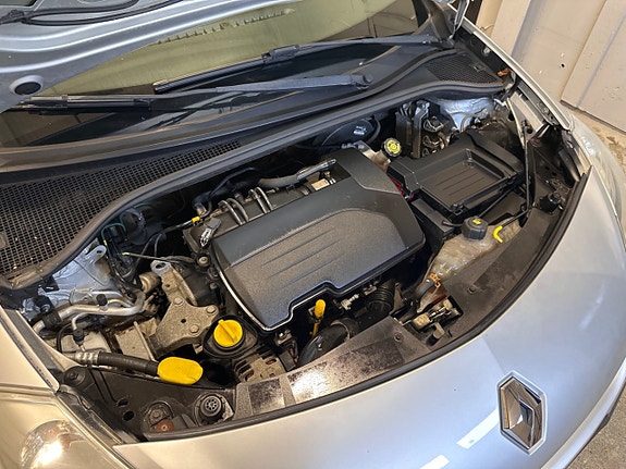 Renault Clio 17 of 17