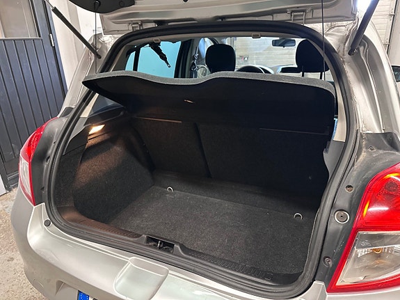 Renault Clio 14 of 17