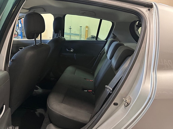 Renault Clio 10 of 17
