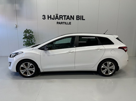 Hyundai i30 2 of 25