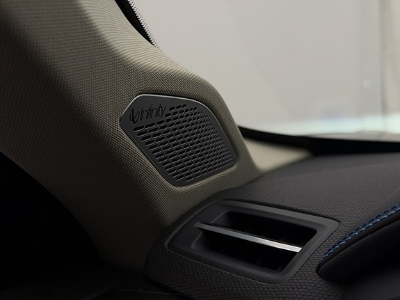 Lynk & Co 01 10 of 30
