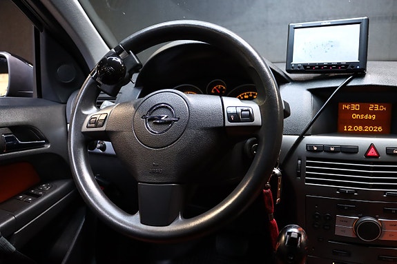 Opel Astra 18 of 30
