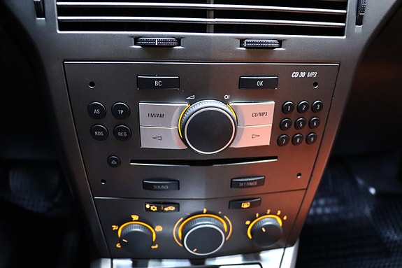 Opel Astra 26 of 30