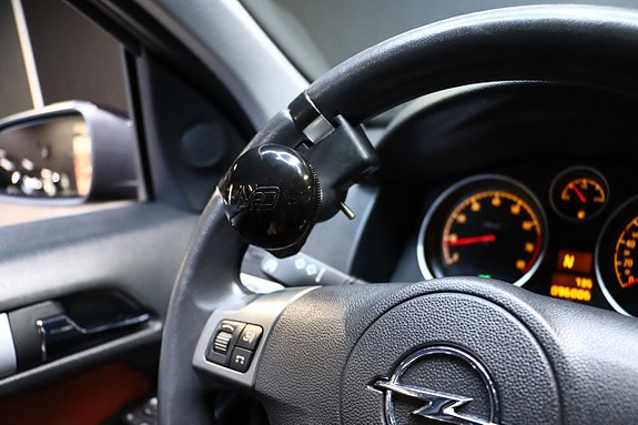 Opel Astra 30 of 30