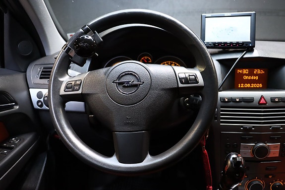 Opel Astra 19 of 30