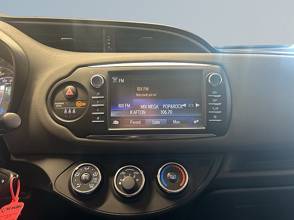 Toyota Yaris 11 of 18
