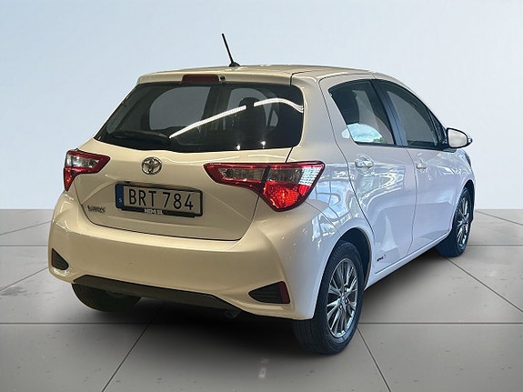 Toyota Yaris 6 of 18