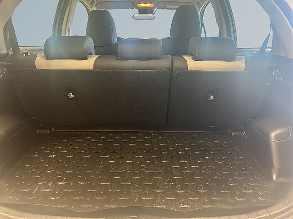 Toyota Yaris 12 of 18