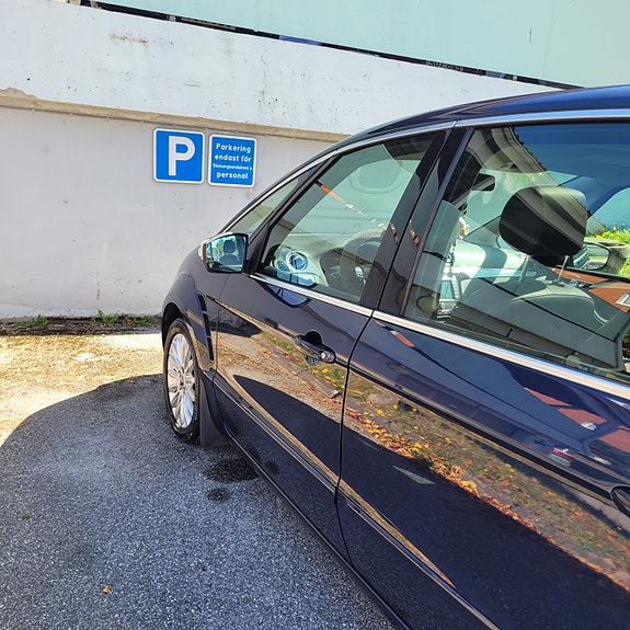 Ford S-MAX 12 of 12