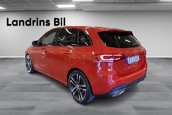 Mercedes-Benz B200 d 6 of 18