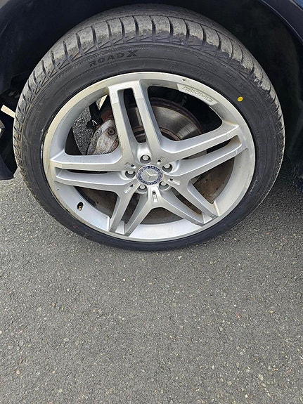 Mercedes-Benz ML500 3 of 7