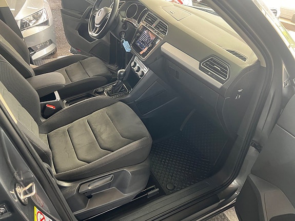 Volkswagen Tiguan 12 of 19