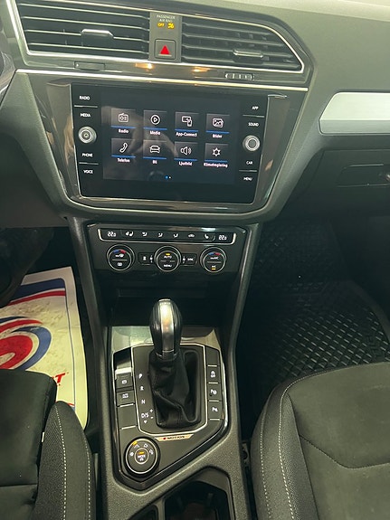 Volkswagen Tiguan 14 of 19