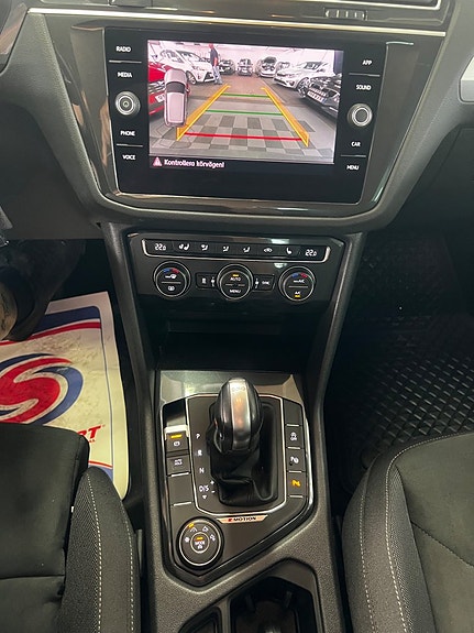 Volkswagen Tiguan 16 of 19