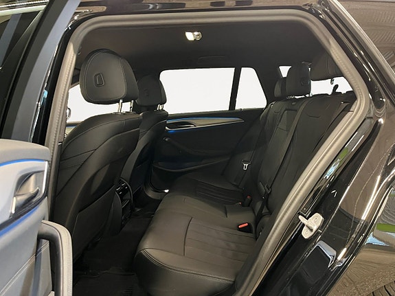 BMW 530e 13 of 26