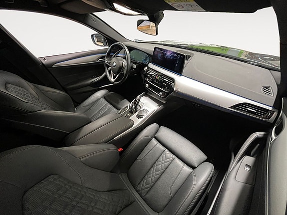 BMW 530e 14 of 26