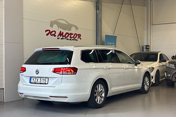 Volkswagen Passat 5 of 21