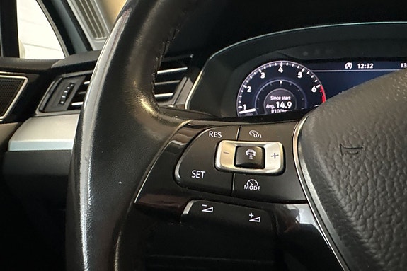 Volkswagen Passat 17 of 21