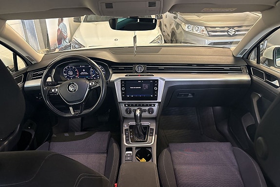 Volkswagen Passat 11 of 21