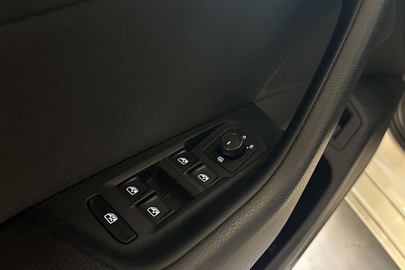 Volkswagen Passat 21 of 21