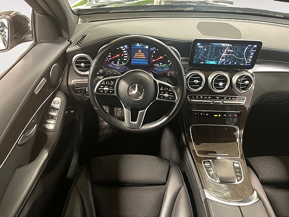 Mercedes-Benz GLC300 e 12 of 24