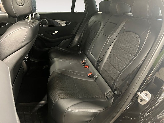 Mercedes-Benz GLC300 e 13 of 24
