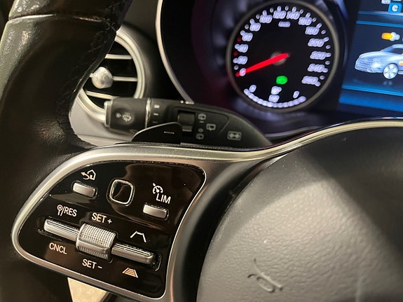 Mercedes-Benz GLC300 e 24 of 24