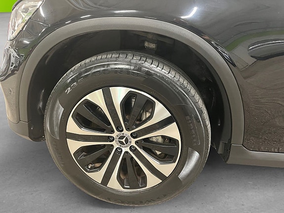 Mercedes-Benz GLC300 e 8 of 24