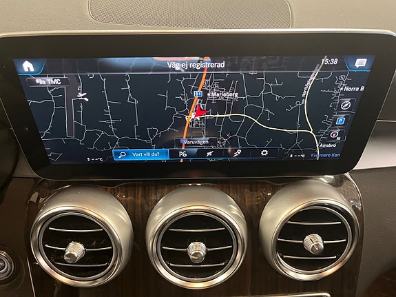 Mercedes-Benz GLC300 e 16 of 24