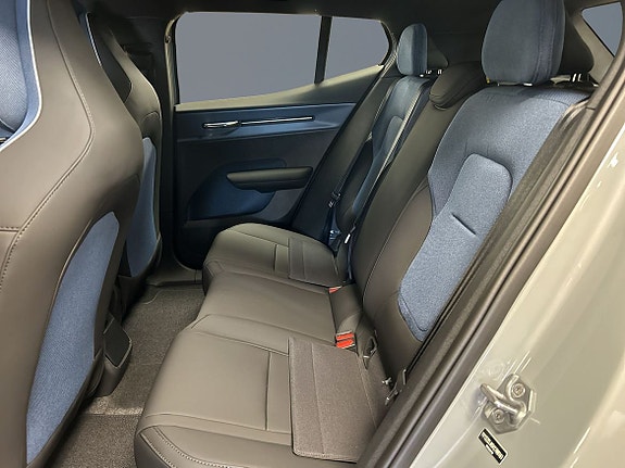 Volvo EX30 7 of 11