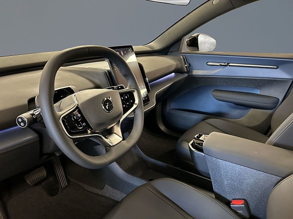 Volvo EX30 4 of 11