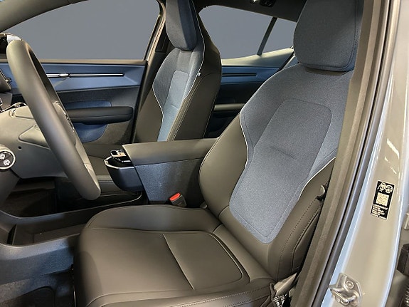 Volvo EX30 5 of 11