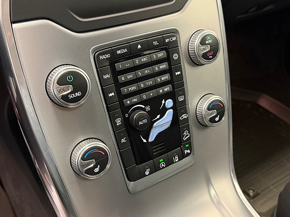 Volvo XC70 23 of 29