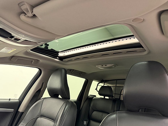 Volvo XC70 13 of 29