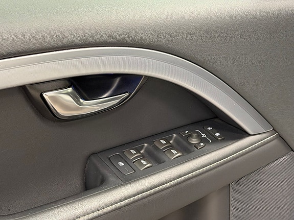 Volvo XC70 12 of 29