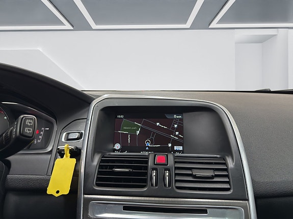 Volvo XC60 13 of 15