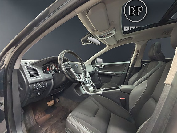 Volvo XC60 7 of 15