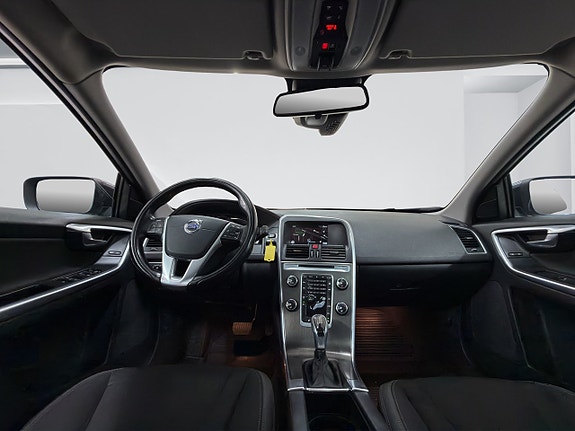 Volvo XC60 10 of 15