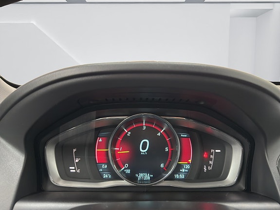 Volvo XC60 12 of 15
