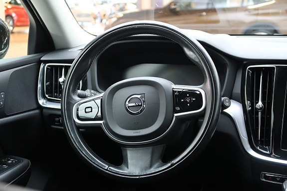 Volvo V60 7 of 23