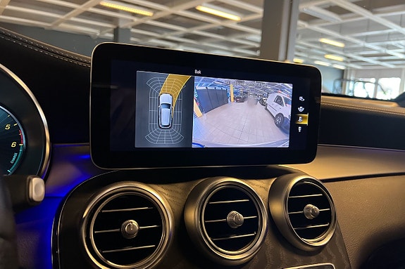 Mercedes-Benz GLC300 de 16 of 18