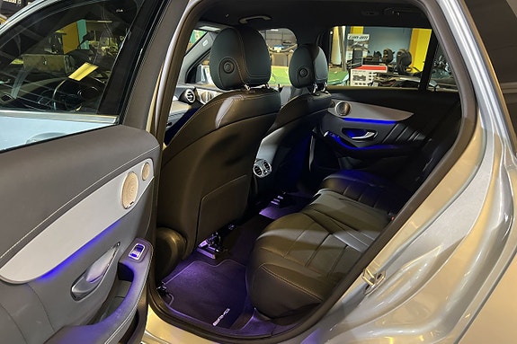 Mercedes-Benz GLC300 de 9 of 18