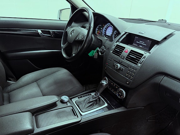 Mercedes-Benz C180 6 of 16