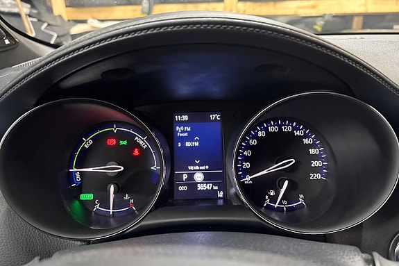 Toyota C-HR 15 of 21