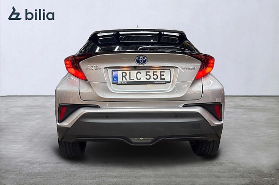 Toyota C-HR 4 of 21