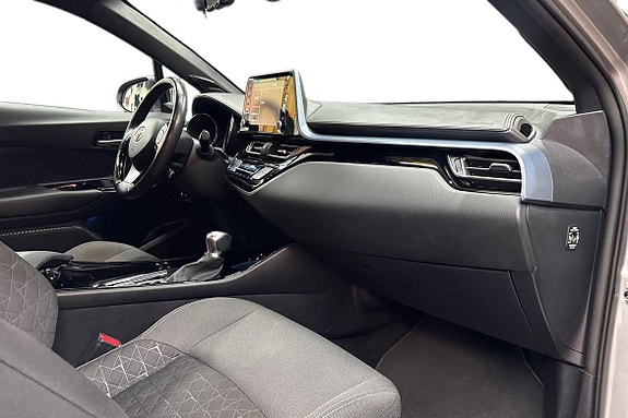 Toyota C-HR 6 of 21