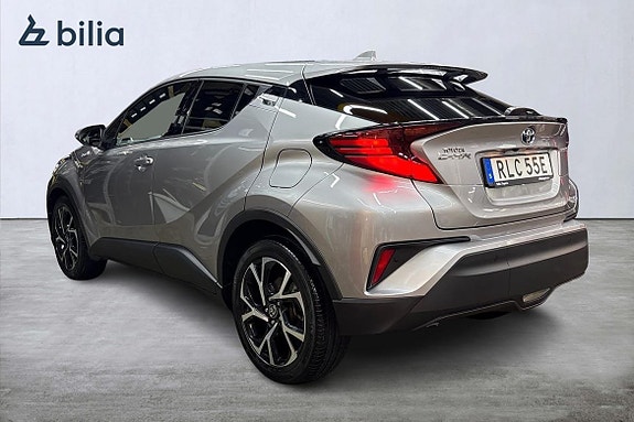 Toyota C-HR 2 of 21
