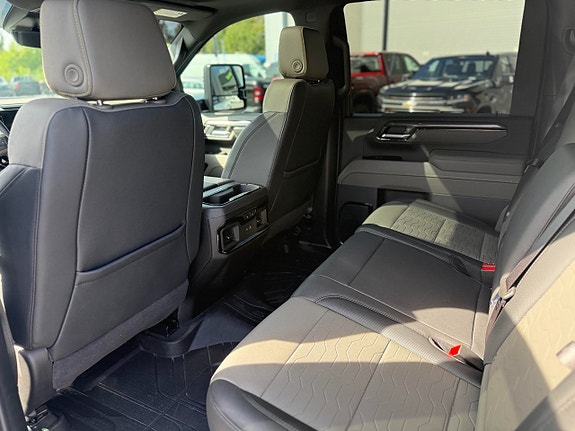 Chevrolet Silverado 2500 9 of 9