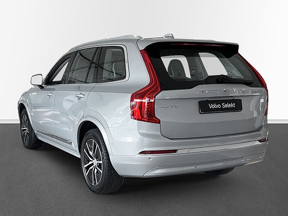 Volvo XC90 2 of 15