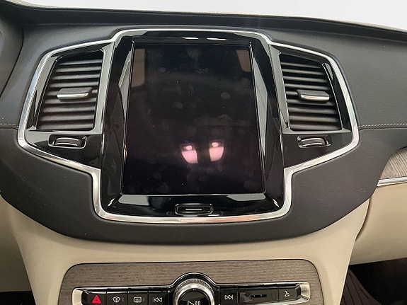 Volvo XC90 13 of 15